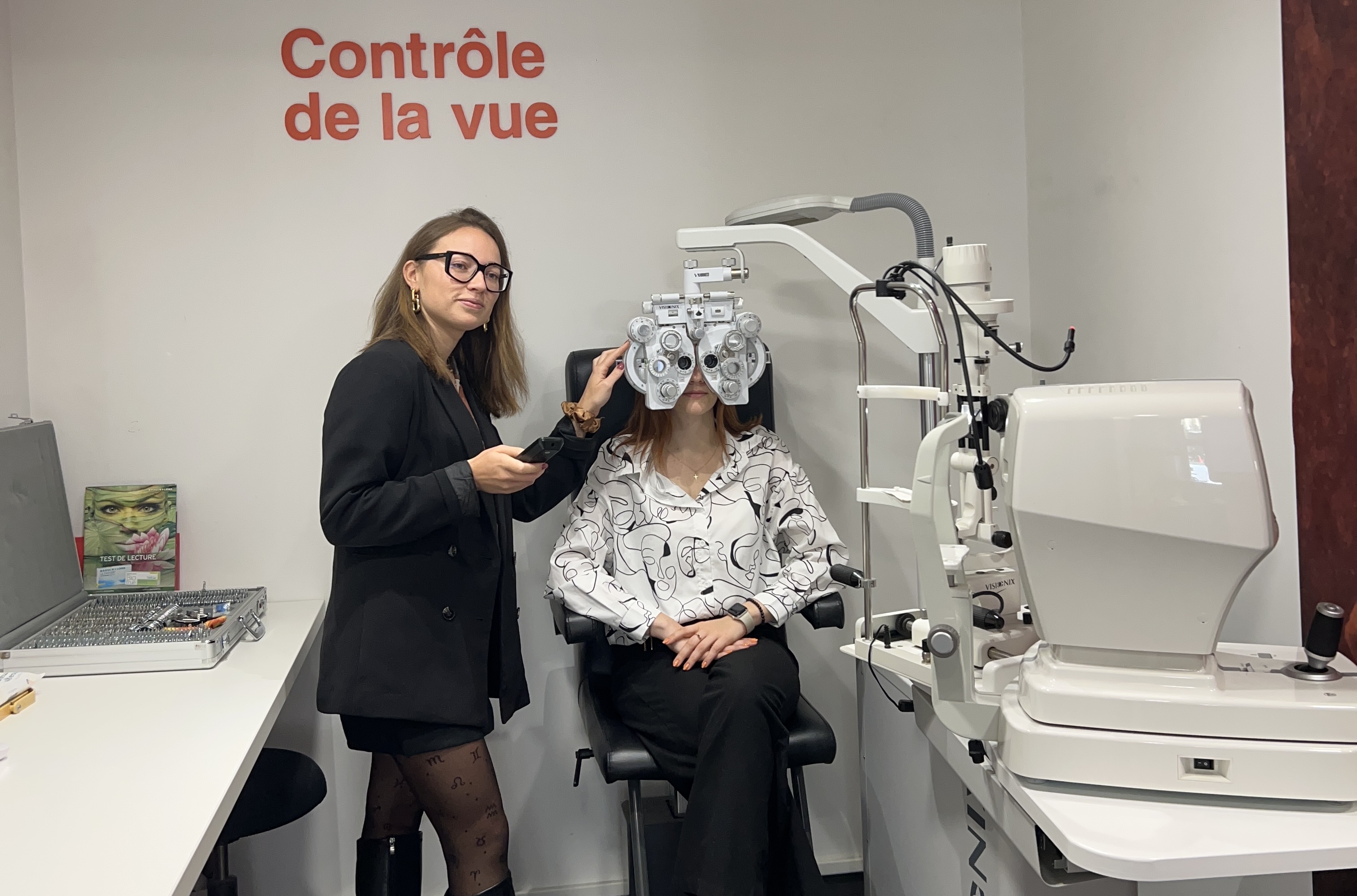 Contrôle de vue avec matériel professionnel chez Espace Optique